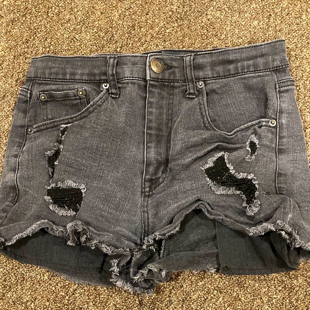 size 6 black Aeropostale denim shorts